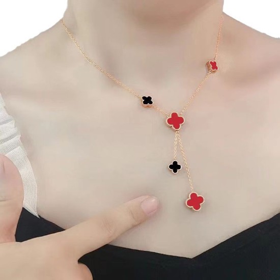 The new double -sided four -leaf clover necklace women can not fall off the color flow soveree chain female niche light luxury pendant pendant net red tide