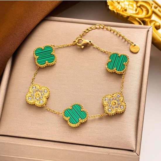 Spot factory titanium steel jewelry four -leaf grass double -sided drilling five -flower bracelet niche temperament 18k golden artistan bracelet