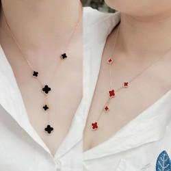 The new double -sided four -leaf clover necklace women can not fall off the color flow soveree chain female niche light luxury pendant pendant net red tide