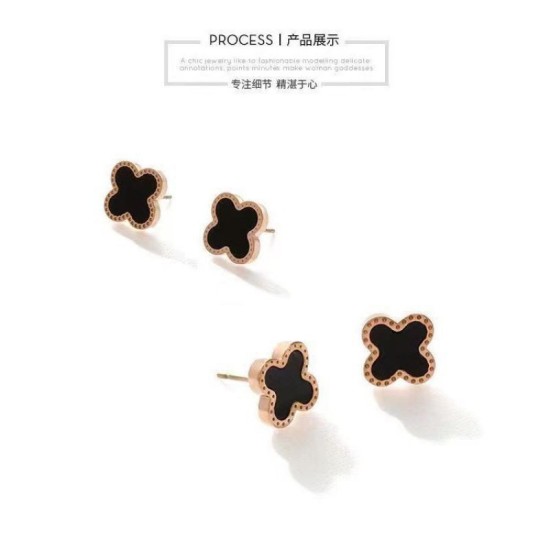 Titanium steel 18K gold defense faded four -leaf grass pineral earrings wild lucky earrings wholesale personality female simplicity Korean version