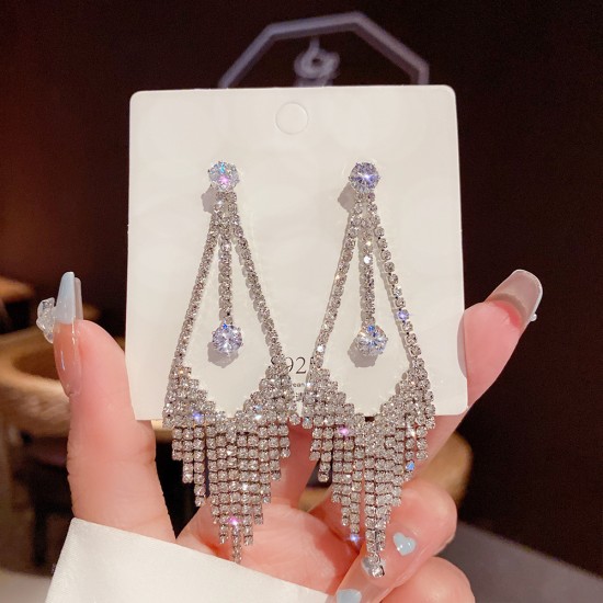 European and American retro alloy rhinestone earrings advanced sensor earrings female daily jewelry earrings light luxury atmospheric bride earrings