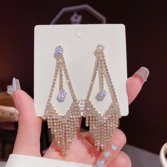 European and American retro alloy rhinestone earrings advanced sensor earrings female daily jewelry earrings light luxury atmospheric bride earrings