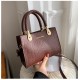 Texture bag female 2024 new fashion versatile INS shoulder bag stone pattern simple foreign qi cross -border handbag