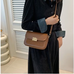 2024 new fashionable shoulder messenger bag Four Seasons Besters Women's Advanced texture saddle bag small bag female wholesale