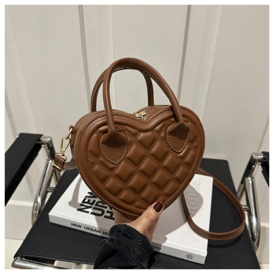 Fashion trend love rhombus women's bag 2024 new fashion and leisure minimalist commuting shoulder mesengers handbag