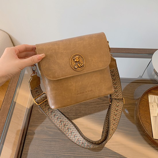 Fashion, simple niche oblique cross -bag wide shoulder strap, small square bag, retro suede suede shoulder mesengers, tincture bag