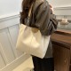 Fashion texture bag female 2024 new leisure simple contrasting color shoulder bag Student commute tote bag cross -border