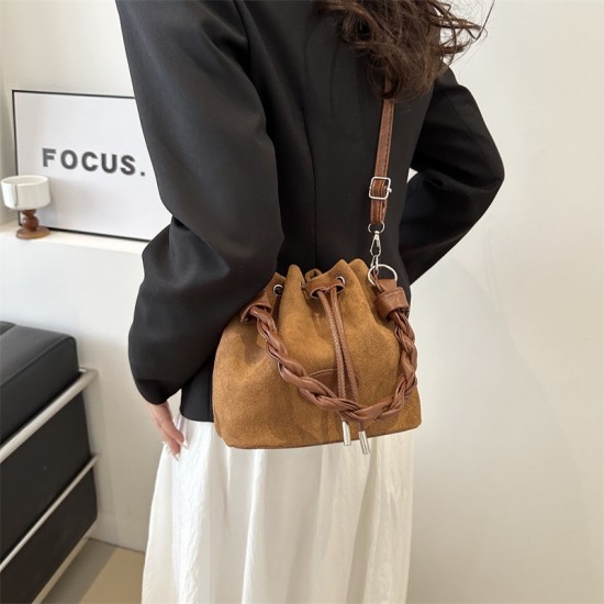 Pumping rope bucket bag 2024 new retro fashion foreign qi qi qi buns frosted texture ladies shoulder shoulder