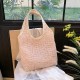 Leisure wild simple shoulder bag female summer new fashion oblique cross -handed babes lace wild tot bag