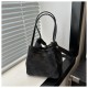 This year's popular commuting hand -carbon women's 2024 new fashion underarms tide bucket bag quality mesengers