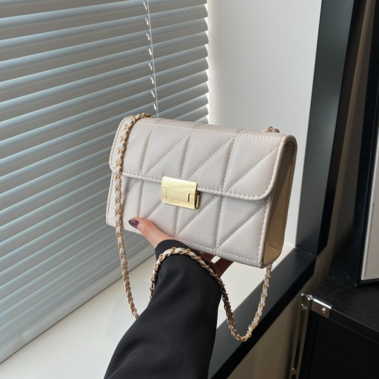 Advanced sensing bag female 2024 autumn and winter new foreign gas locks small square bag sewing chain chain shoulder mesengers bag