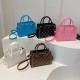 2024 autumn and winter new fashion diamond simple casual women's bag retro embroidery line crossbody shoulder hand -handed small square bag