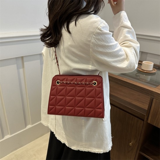 Texture chain simple lady fashion bag 2024 winter new rhombus casual messenger bag large -capacity women's bag