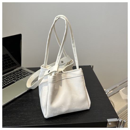 This year's popular commuting hand -carbon women's 2024 new fashion underarms tide bucket bag quality mesengers