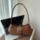 Advanced retro armpit bag female 2024 new trendy fashion, simple shoulder bag daily versatile commuting square bag