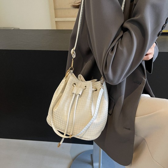 Bag women's bag new 2024 summer new shoulder mesengers bag editing weaving bucket bag pumping band -lane underarms bag