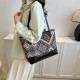 Large -capacity bag female 2024 summer new fashion versatile shoulder handbags inspiration inspi