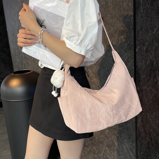 Large -capacity bag female 2024 new pure color texture niche summer versatile shoulder mesengers bag women's dumpling bag