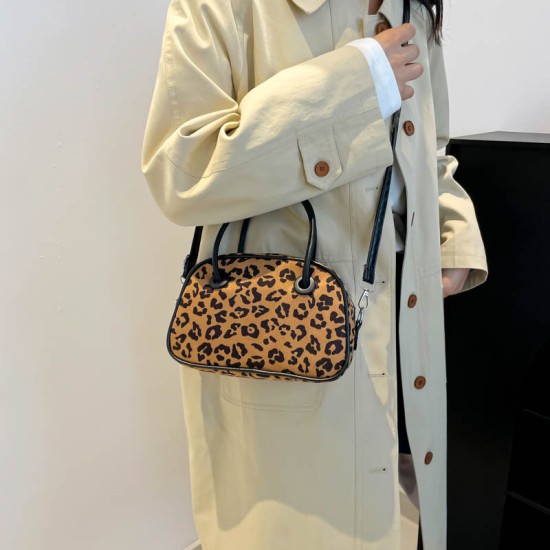 Retro leopard bolte bag handbag female 2024 new autumn and winter large capacity commuting bag shoulder axillary bag