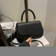 New temperament fashion design hand -packaging magnetic buckle texture shoulder messenger bag