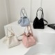 This year's popular commuting hand -carbon women's 2024 new fashion underarms tide bucket bag quality mesengers