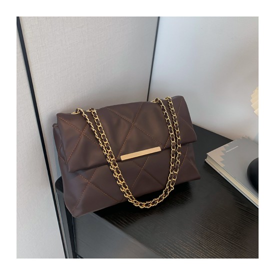 The new daily match with the shoulder bag women's large -capacity versatile and plane crossbag in summer simple casual handbags