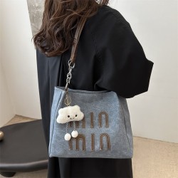 Aesthetic fashion, simple commuting Tot bag 2024 autumn and winter new high face value retro daily shoulder handbags