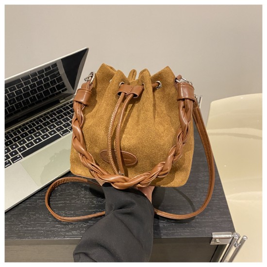 Pumping rope bucket bag 2024 new retro fashion foreign qi qi qi buns frosted texture ladies shoulder shoulder