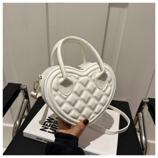 Fashion trend love rhombus women's bag 2024 new fashion and leisure minimalist commuting shoulder mesengers handbag