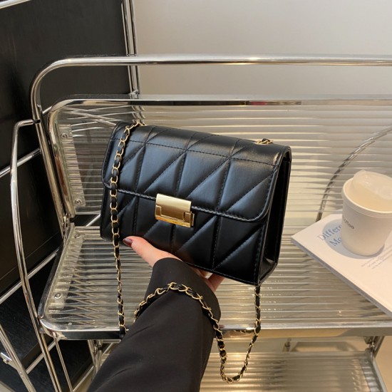 Advanced sensing bag female 2024 autumn and winter new foreign gas locks small square bag sewing chain chain shoulder mesengers bag