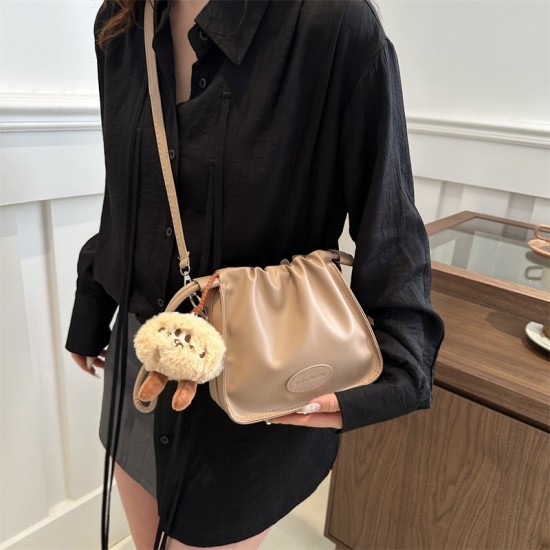 This year's popular small bags female spring and summer personalized 2024 new fashionable shoulder mesengers bag retro lady barrel bag