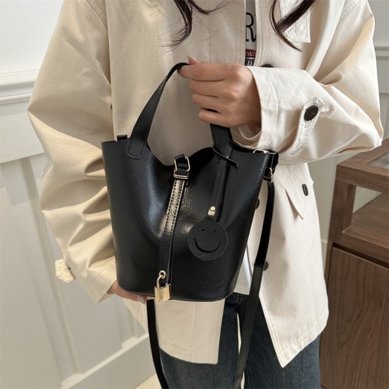 Leisure commute bucket bag 2024 summer new trend retro cross -bag retro personality large -capacity shoulder bag