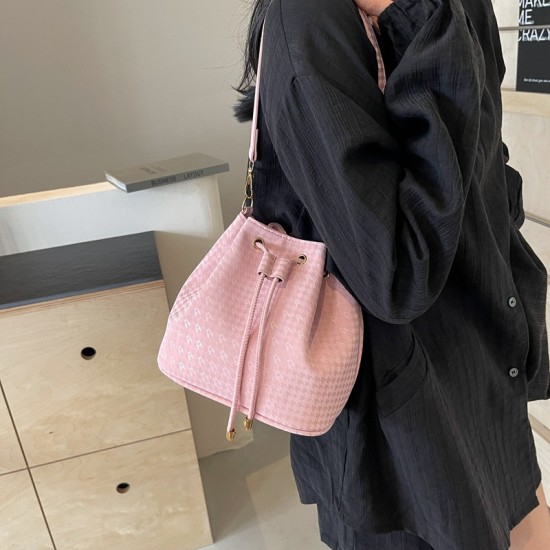 Bag women's bag new 2024 summer new shoulder mesengers bag editing weaving bucket bag pumping band -lane underarms bag