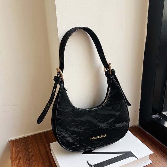 New temperament Simple ladies shoulder bag summer fashion versatile diagonal bag niche design crescent bag