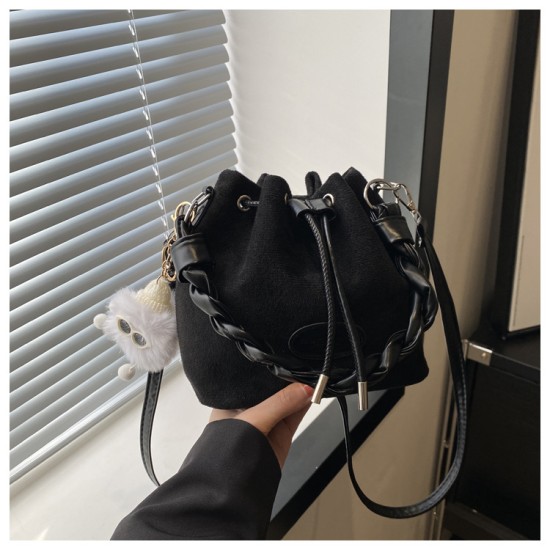 Pumping rope bucket bag 2024 new retro fashion foreign qi qi qi buns frosted texture ladies shoulder shoulder