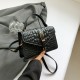 Advanced texture crocodile pattern bag female 2024 new solid color fashion hand lifts shoulder messenger small square bag foreign trade