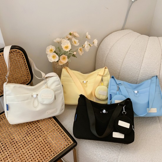 Ins wind niche wild girl shoulder mesengers, Japanese students simple solid color sports leisure and commute bag