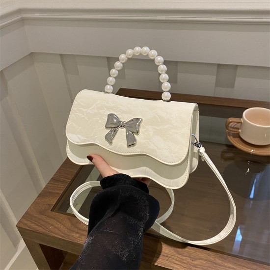 2024 new temperament fashion pearl handblack -bodied foreign pure color design fresh butterfly texture messenger bag