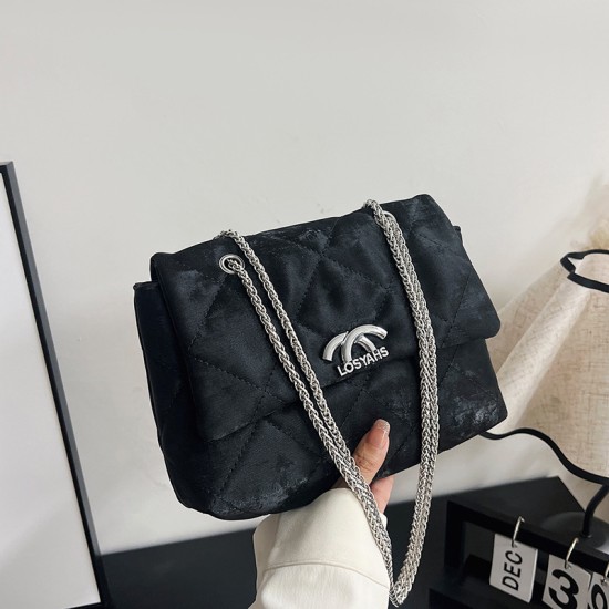 Niche fashion rhombus bag female 2024 summer new chain underarm shoulder shoulder shoulder this year popular messenger small bag