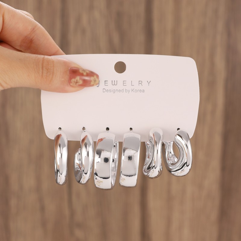 أوروبا والولايات المتحدة عبر الحدود حس هندسي عالي المستوى من الشخصية الذهبية مبالغة في أقراط CCB الدائرة الإبداعية أقراط البطاقة البدلة