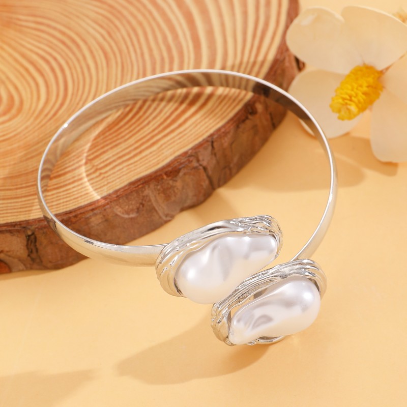 أوروبا والولايات المتحدة عابرة للحدود في أسلوب باروك على شكل خاص طوق اللؤلؤة خنق أسلوب المشتغل قلادة فتح معدنية بسيطة