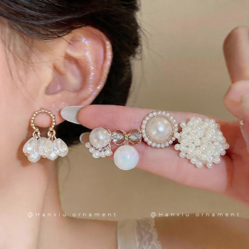 Silver needle studded diamond flower cluster bow earrings French style simple style earrings light luxury high-end earrings set for women