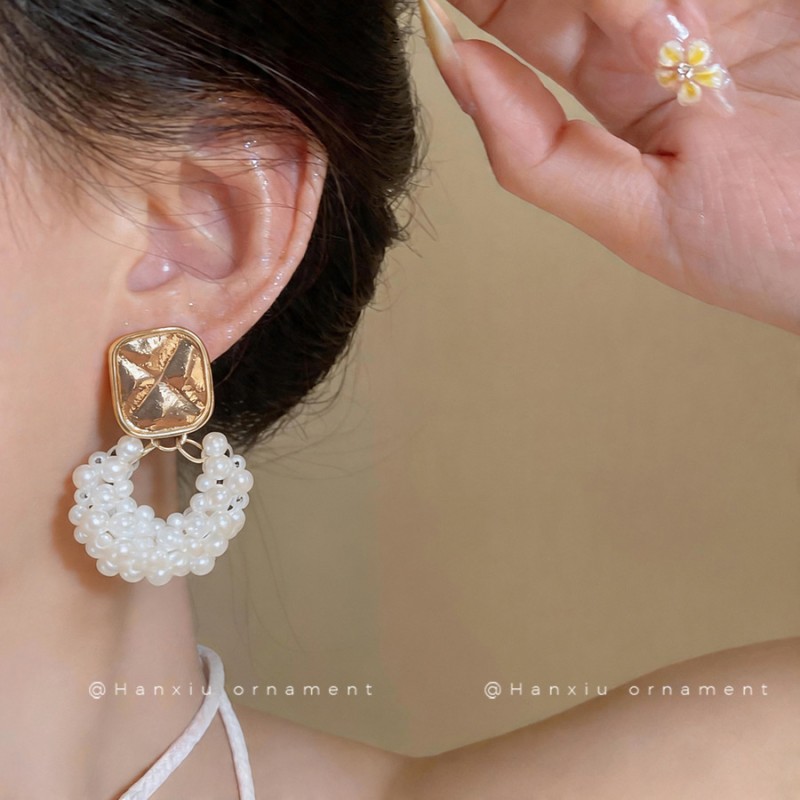 Silver needle studded diamond flower cluster bow earrings French style simple style earrings light luxury high-end earrings set for women