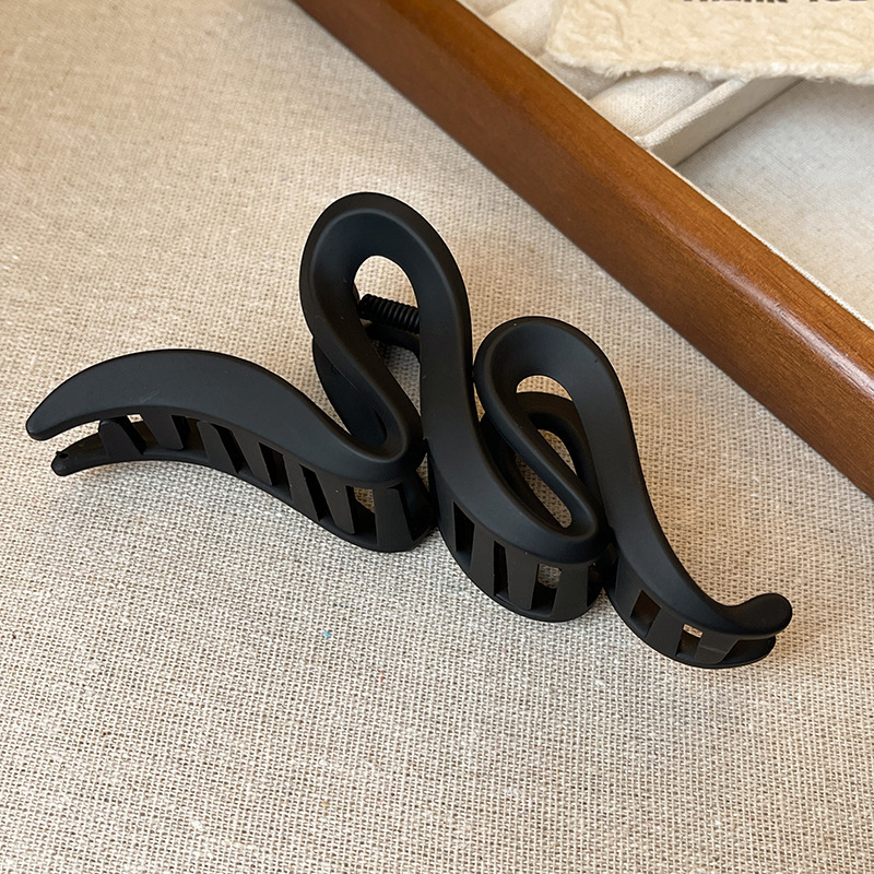 Low Price Clearance Hairpin South Korea Simple Commuter All-match Grab Clip Niche High-end Head Shark Clip Hair Accessories for Women