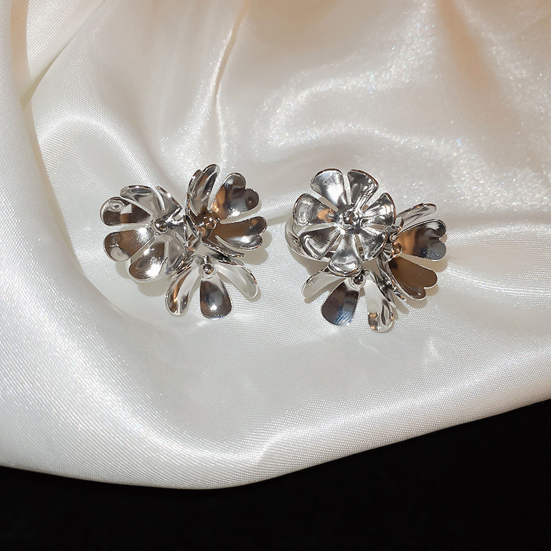 Luxury Silver Earrings - Beads and Hearts Collection