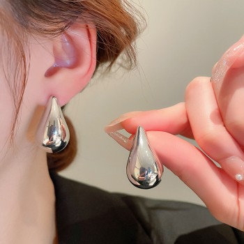Luxury Silver Earrings - Beads and Hearts Collection