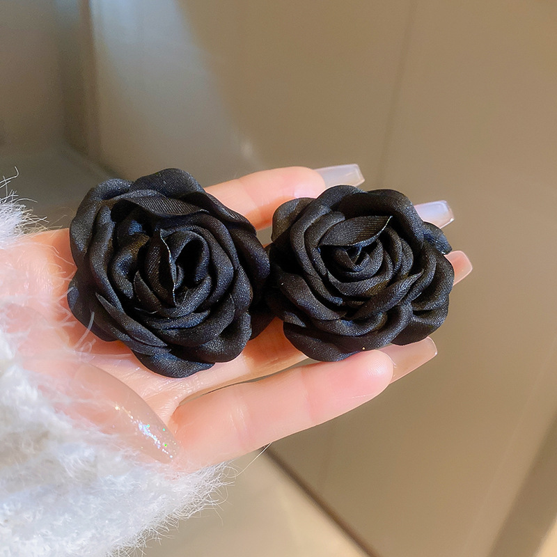 Luxury Rose Silver Earrings - Hearts, Flowers, and Pearls Collection