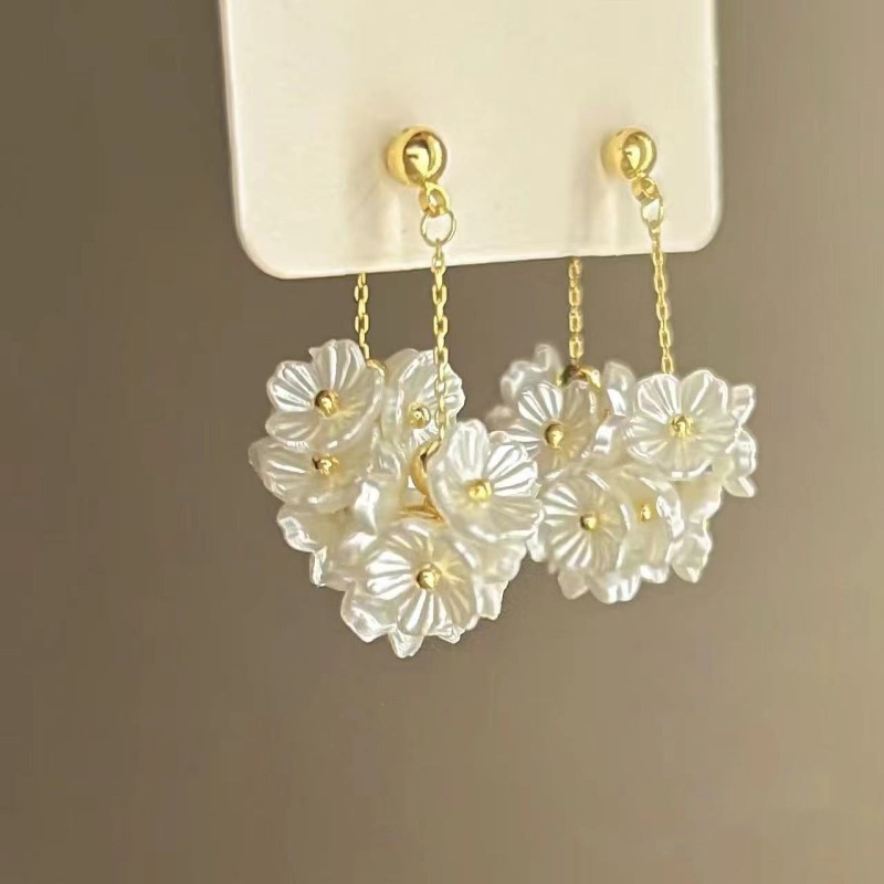 Silver needle flower love tassel earrings simple fashion Joker earrings small fresh light luxury high sense earrings wholesale