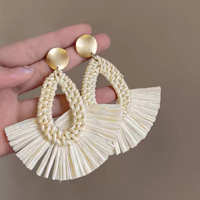 Silver needle flower love tassel earrings simple fashion Joker earrings small fresh light luxury high sense earrings wholesale