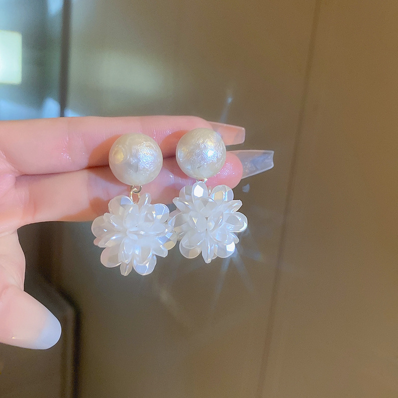 Silver needle flower love tassel earrings simple fashion Joker earrings small fresh light luxury high sense earrings wholesale